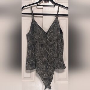 5/$25 Sienna Sky button up cropped tank top with tie